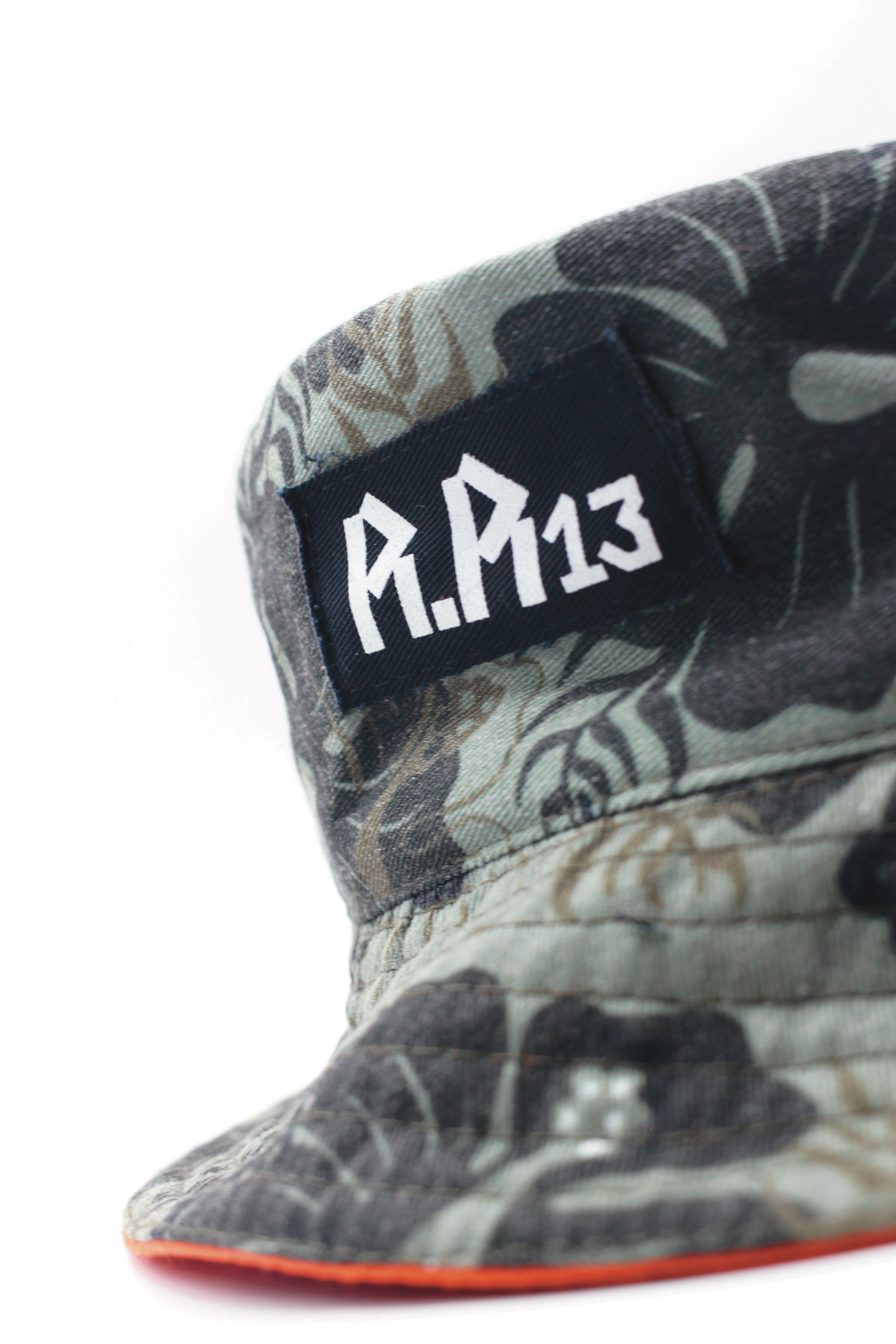 BUCKET HAT - FLOR DE ASFALTO